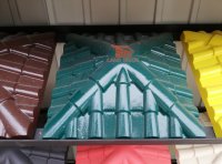 Крышка на столб забора "Черепица" зеленая 340х340 мм